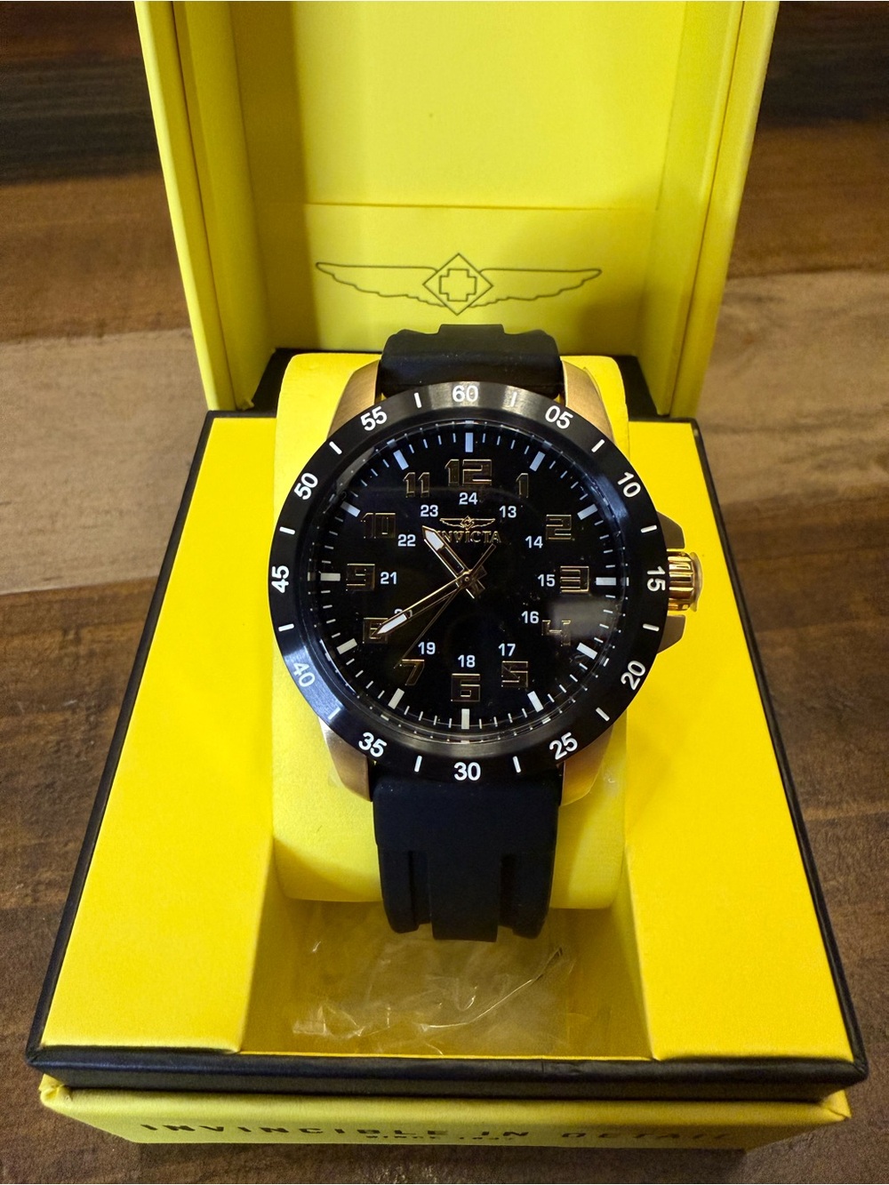 Invicta Pro Diver Stratus Men's Watch (Model 40005)